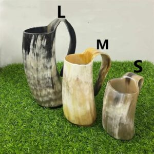 Tasse médiévale en corne