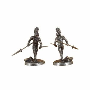 Figurine chevalier au marteau en métal