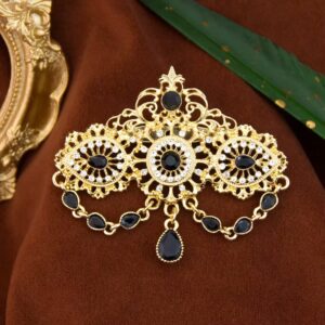 Broche médiévale à chaînes avec pierres noires