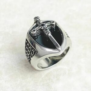 Bague médiévale épée et bouclier