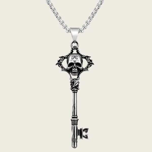 Collier clé gothique au crâne