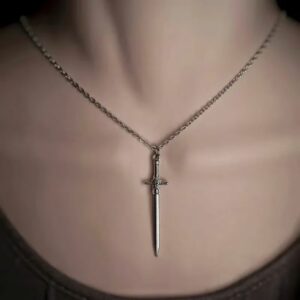 Collier épée médiévale fine