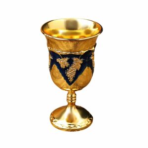 Calice doré avec décor bleu raisin