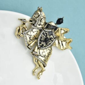 Broche chevalier médiéval avec émail noir
