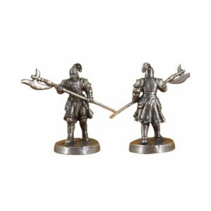 Figurine hallebardier en position offensive en métal