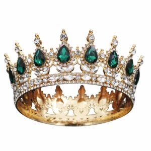 Couronne médiévale dorée avec pierres vert émeraude