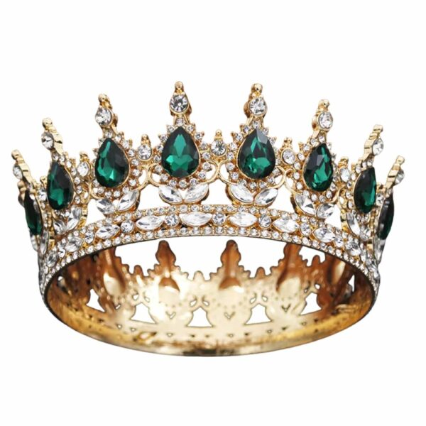 Couronne médiévale dorée avec pierres vert émeraude
