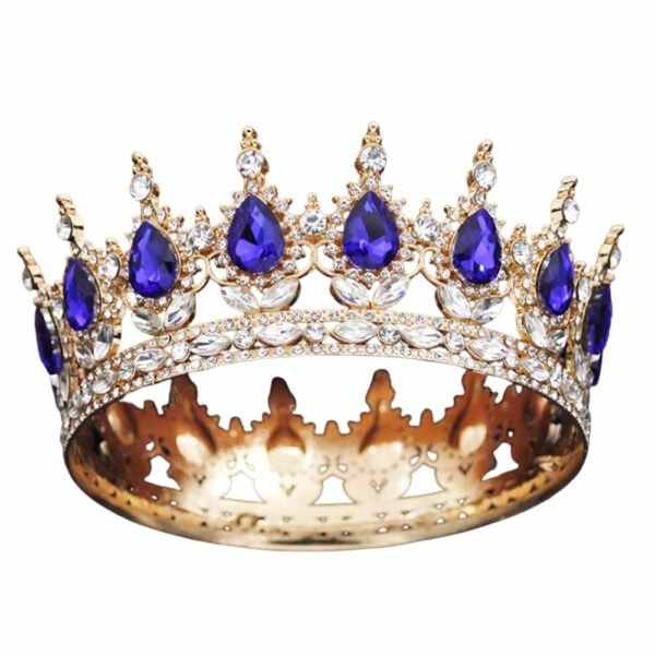 Couronne médiévale dorée avec pierres bleues royales