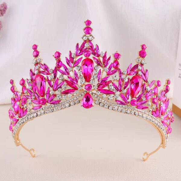 Diadème médiéval doré avec cristaux fuchsia éclatants – Image 2