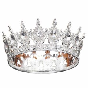 Couronne médiévale argentée avec pierres claires en forme de goutte