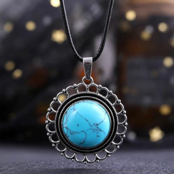 Collier médaillon pierre turquoise