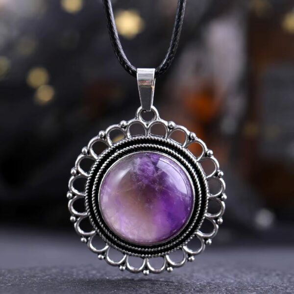 Collier médaillon pierre améthyste