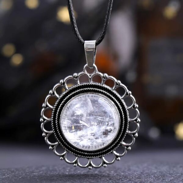 Collier médaillon pierre de lune
