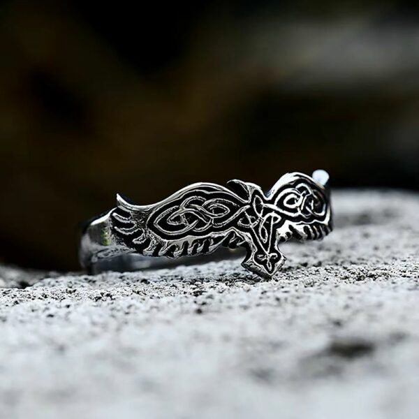 Bague viking tête de corbeau en acier