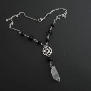 Collier pentacle d’onyx et cristal brut