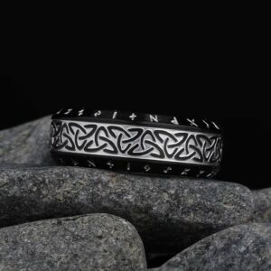 Bague celte ajourée en acier entrelacé