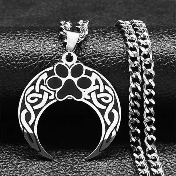 Collier celte patte d’animal et lune entrelacée