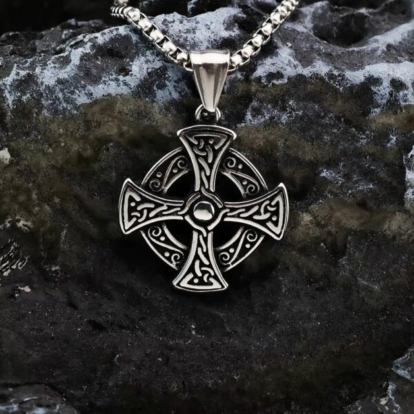 Collier celte croix celtique traditionnelle