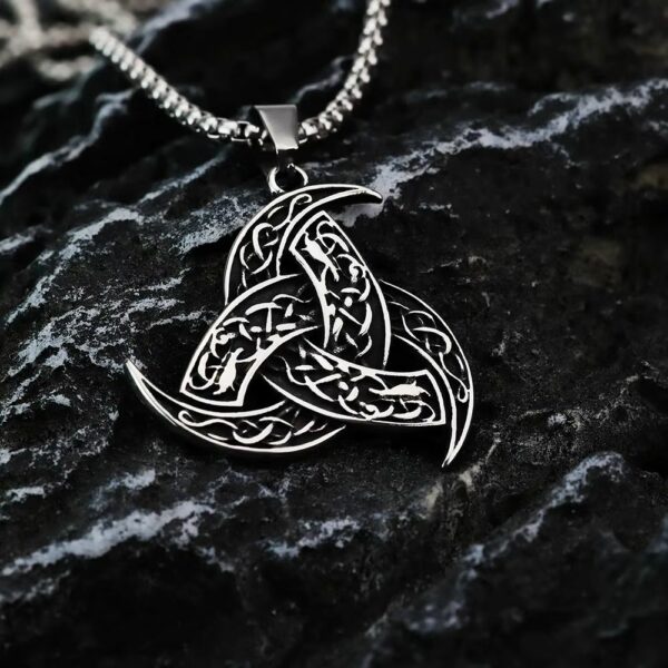 Collier celte triquetra argenté à triple lune