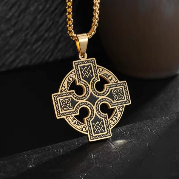 Collier croix celtique dorée & gravures
