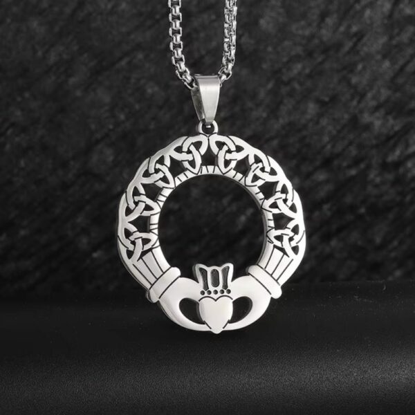 Collier celte Claddagh & nœuds éternels