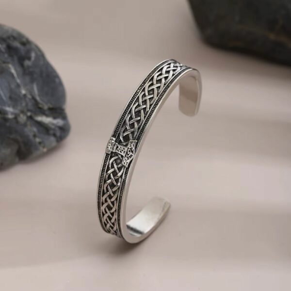Bracelet viking avec noeuds celtiques et symbole Thor