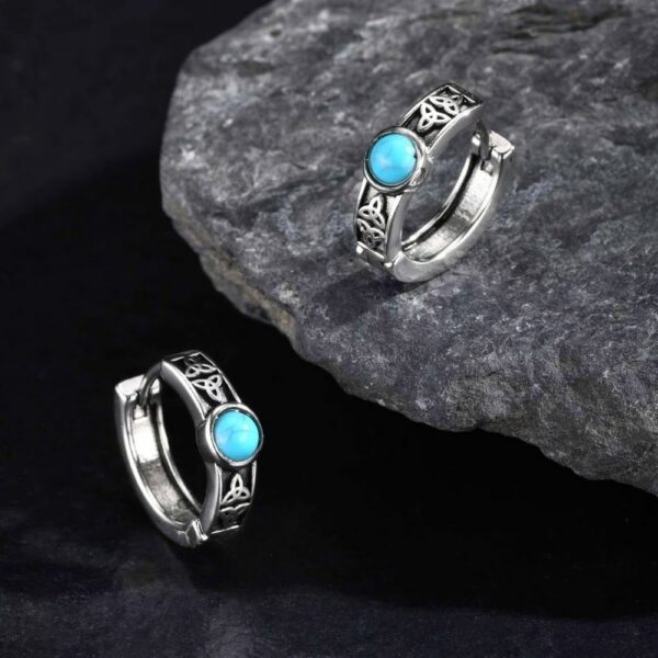 Boucles d’oreilles celtiques – pierres de lune bleue et triskels