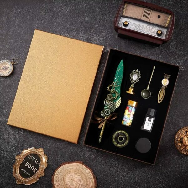 Coffret d’écriture médiévale avec plume verte