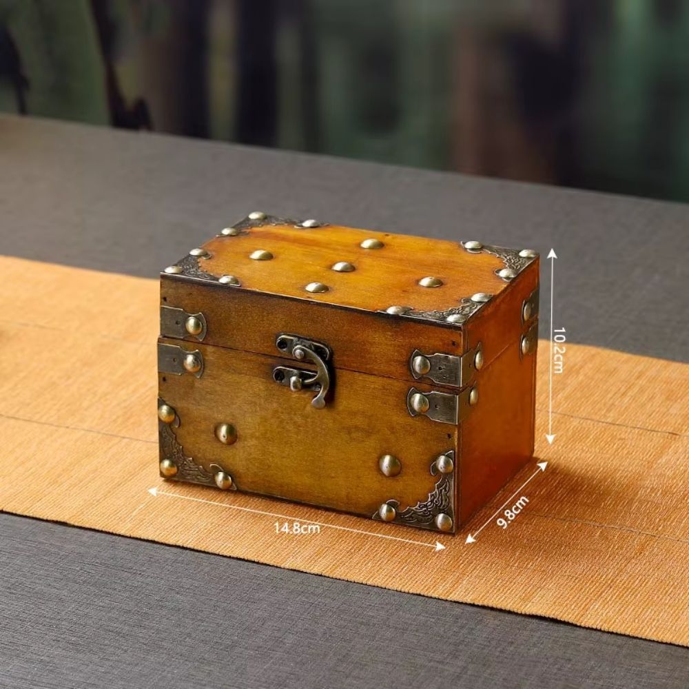 Coffre de rangement médiéval en bois doré – Image 1